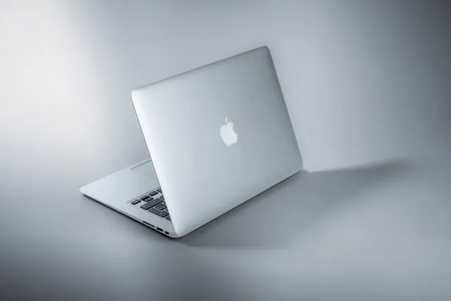 Kompleksowa opieka nad MacBookiem – gdzie w Warszawie znajdziesz profesjonalny serwis?